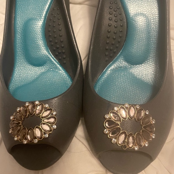 Shoes - Picture 1 of 3